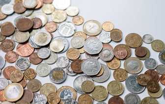 Стоимость золота на мировых рынках превысила $2700