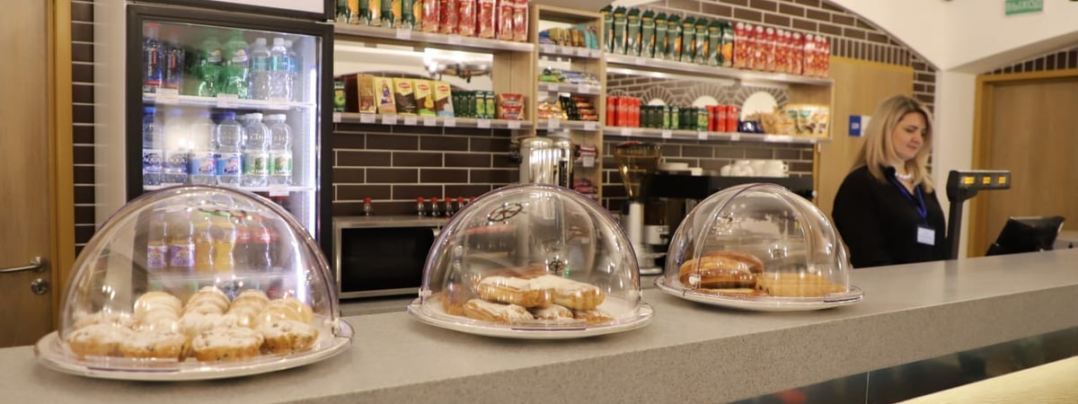 В минском СИЗО открыли кафе и магазин. Что можно купить?