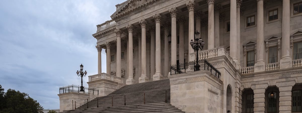 Сенат США продвинулся в деле одобрения помощи для Украины