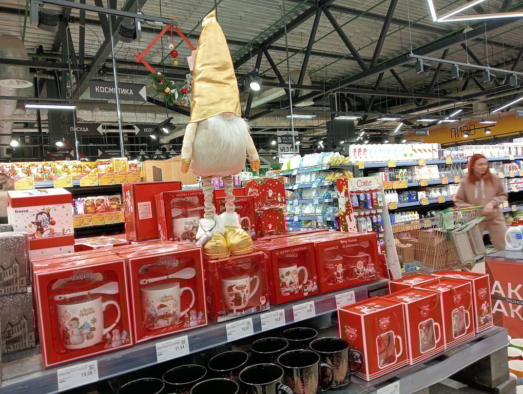 Что предлагает новогодний массмаркет в Могилеве? Прогулялись по магазинам, посмотрели и рассказываем вам