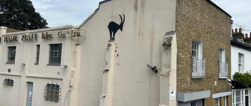 Бэнкси показал две новые работы за сутки
