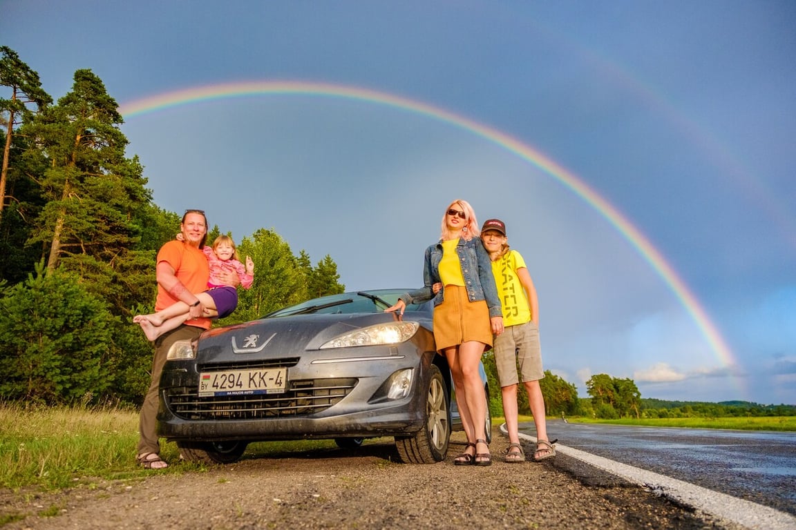 Белорус на Peugeot 308 объехал Бали, Париж и Дубай