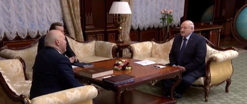 Лукашенко сказал, что встретится с Путиным "один на один"