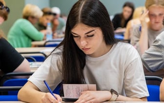 Минобразования разрешило белорусским абитуриентам записываться на подачу документов на ЦТ по интернету. Как? — Полезно