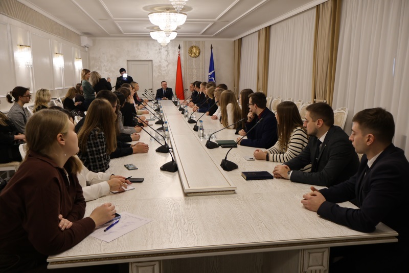 Какая главная проблема в городе? Глава Бреста ответил на вопросы молодежи
