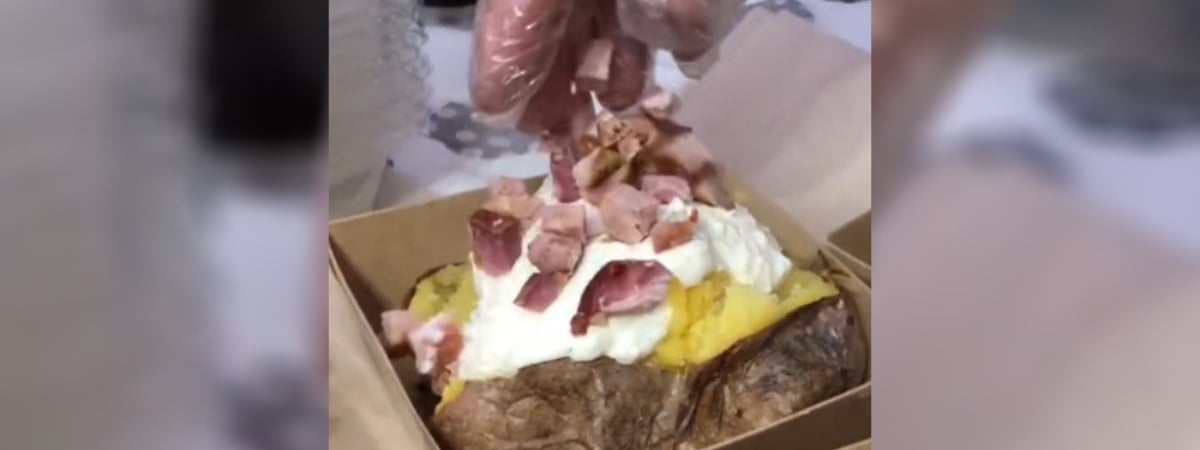 «Где такую картоху найти?» — Белорусам предложили необычный горячий завтрак. Но многих смутила цена — Видео