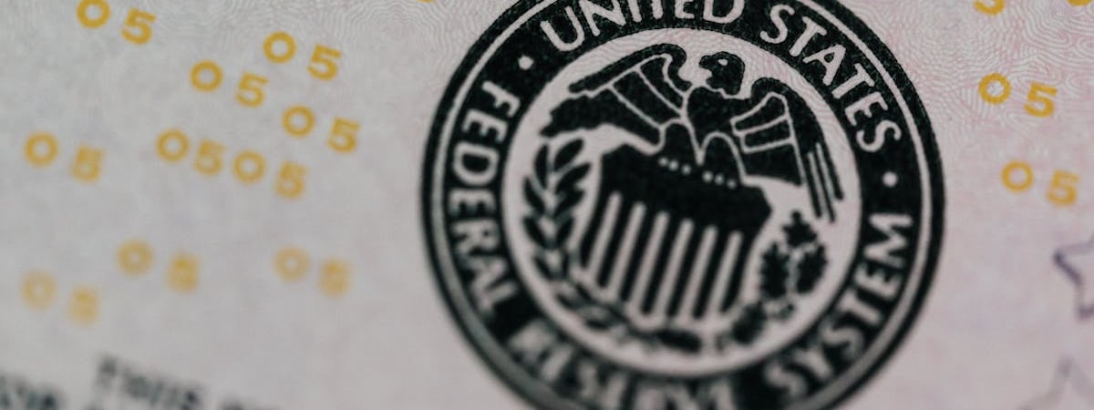 Глава ФРС анонсировал дальнейшее снижение ключевой ставки