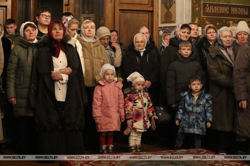 Праздничное рождественское богослужение проходит в Свято-Симеоновском кафедральном соборе Бреста