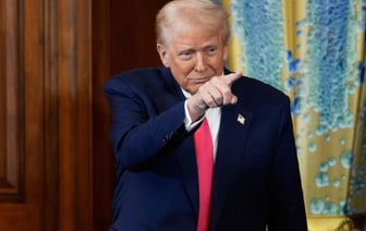 Трамп заявил, что недоволен российскими ударами по Украине: "Бомбят как сумасшедшие"