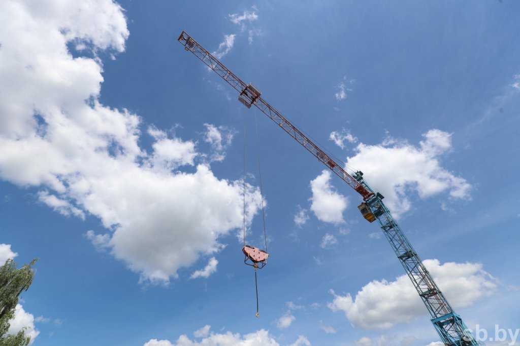 В Беларуси впервые выбрали лучшего крановщика страны. Первое место досталось жителю Бреста