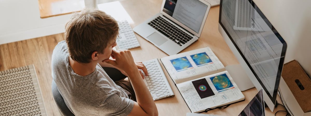 Минобразования Беларуси опять озаботилось порядком ведения школьных дневников