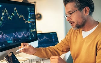 Миллениал, который превратил 6000 долларов в 30 000 благодаря криптовалюте, поделился секретом успеха