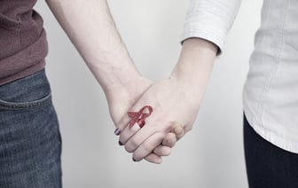 За январь в Беларуси выявили 107 случаев заражения ВИЧ. Кто и как заражается