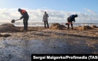 "Загубите все побережье, народ вам этого не простит". Жители Кубани обвинили властей в игнорировании катастрофы в Черном море