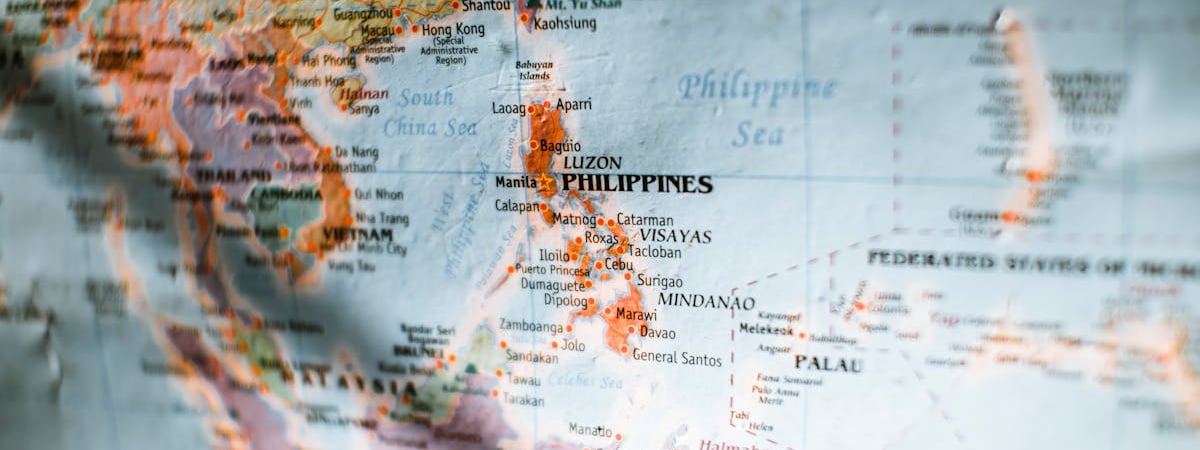 Китай устроил военные учения у Тайваня и назвал их "наказанием за сепаратизм"