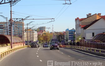 Вовремя ставьте зимнюю резину и держите дистанцию на дороге — эксперт рассказал об особенностях зимнего вождения