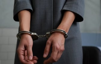 Поддельные документы и фальшивые фото: как жительница Брестской области обманывала людей