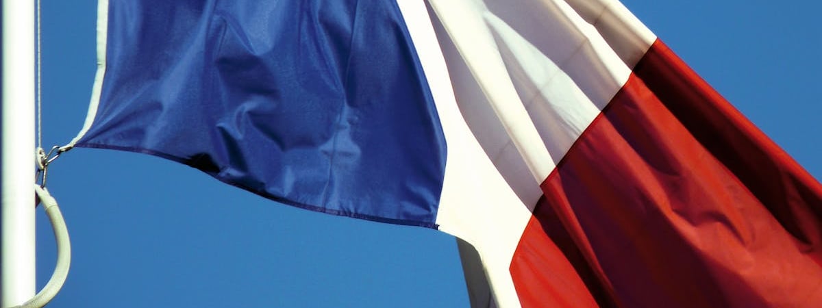 Во Франции крупным компаниям и состоятельным гражданам могут временно повысить налоги