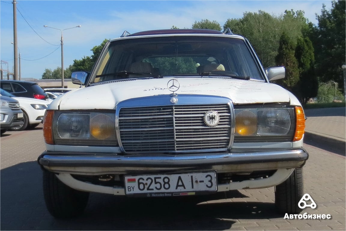 Погибать под забором такие автомобили не должны: мнение владельца Mercedes W123