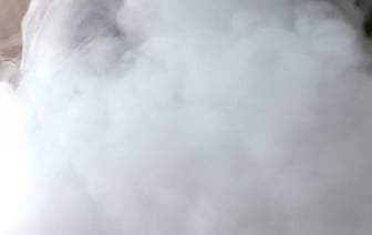 Какой штраф выпишут за курение электронных сигарет в транспорте и на улице? Рассказали в милиции