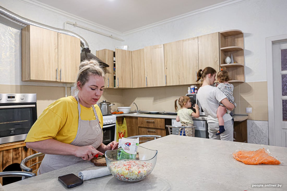 Как живет семья из Брестской области, в которой 15 детей