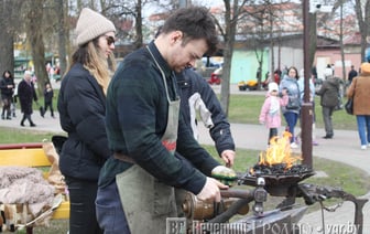 Добавят кузнечное дело и роспись по дереву, но запретят использование техники — в Беларуси меняются правила ремесленной деятельности