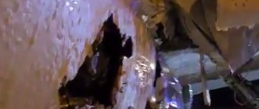 Пассажирский самолет с пробитым фюзеляжем час кружил над Белградом