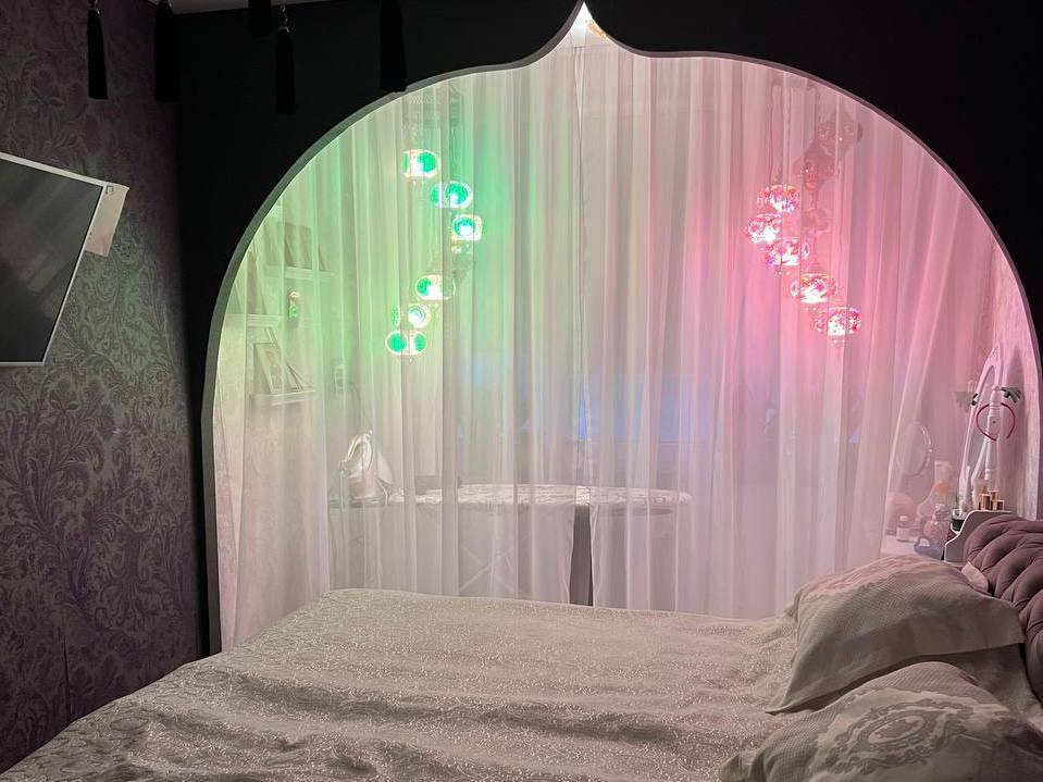 «Вложили в ремонт половину стоимости». Как семейная пара смогла позволить себе квартиру мечты?