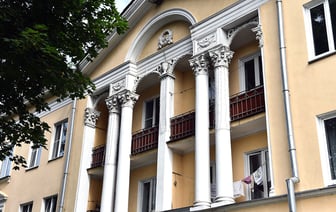 Пешком по Гомелю. Где до сих пор можно встретить советские вывески, панно и мозаики