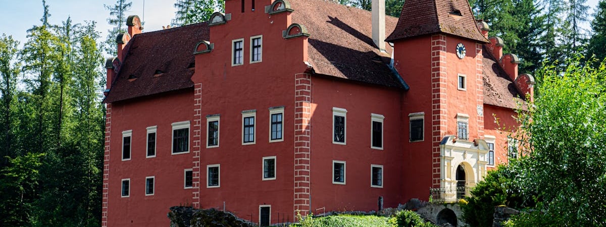 Еще ряду функционеров ЧССР могут снизить пенсии по возрасту