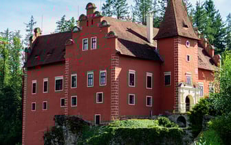 Еще ряду функционеров ЧССР могут снизить пенсии по возрасту