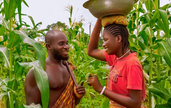 Парень 23‑летней девушки, которую изнасиловали в центре Варшавы, открыл сбор денег на ее лечение