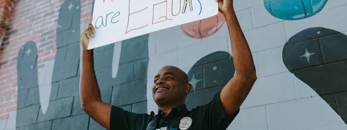 Беларуса, назвавшего активистку Бондареву «российской мразью» осудили по статье об оскорблении