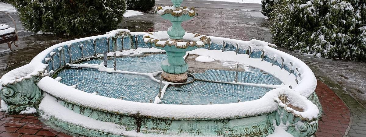 Белорусам предложили купить арестованный фонтан и «благоустройство» — Фото
