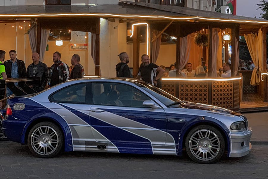 За мечту отдал $40 тысяч: парень из Кобрина создал точную копию BMW из NFS Most Wanted