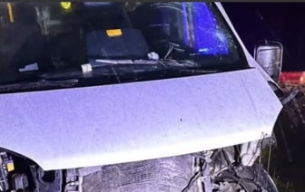 Лобовое столкновение Volkswagen и маршрутки – женщина и подросток в реанимации