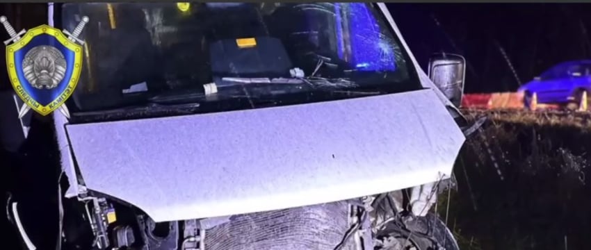 Лобовое столкновение Volkswagen и маршрутки – женщина и подросток в реанимации