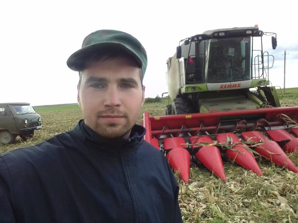 Работал на селе и стал блогером. Бывший автомеханик торгует запчастями и собирает миллионы просмотров в TikTok