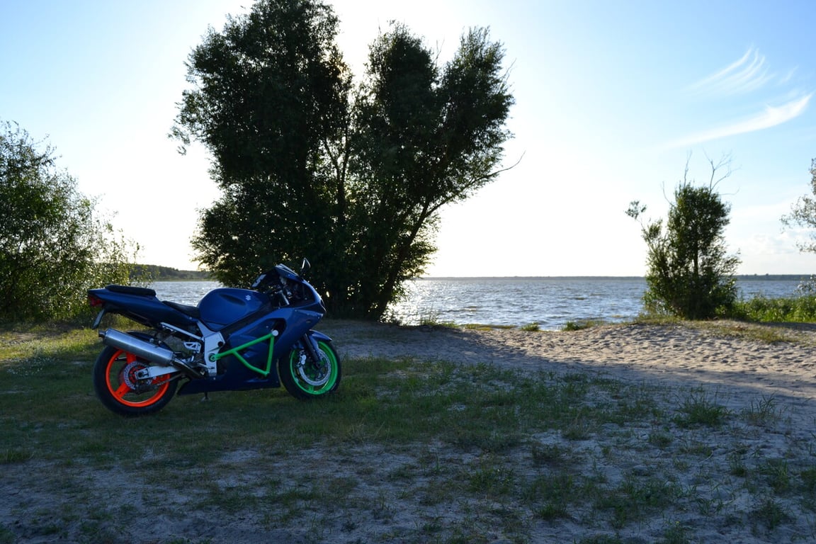 «Не изменю статус, пока не куплю спортбайк!» Жительница Брестской области о своей мечте — Suzuki GXS-R 600