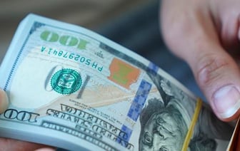 Минчанка лишилась 6700 долларов при «декларации» по указке мошенников