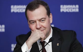 «Чтобы ворочались ночами и оглядывались на улице» — Медведев предложил создать публичную «базу врагов»