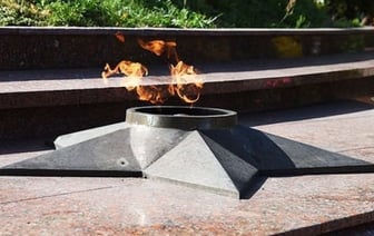 В Гомеле парень погасил Вечный огонь. Это уголовная статья