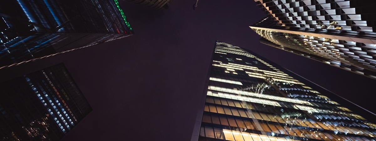 Власти России разрушают мемориалы Навальному