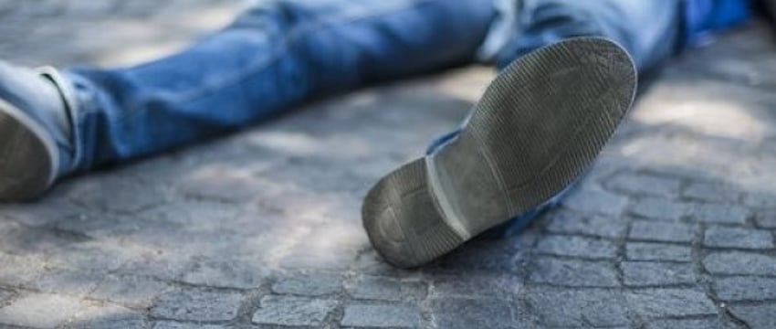 Белорус сломал челюсть приятелю, который якобы приставал к его девушке