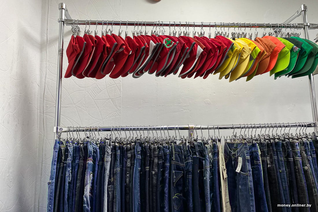 «Ожидается осложнение условий работы». Как секонд-хенды в Беларуси будут адаптироваться к новым реалиям?