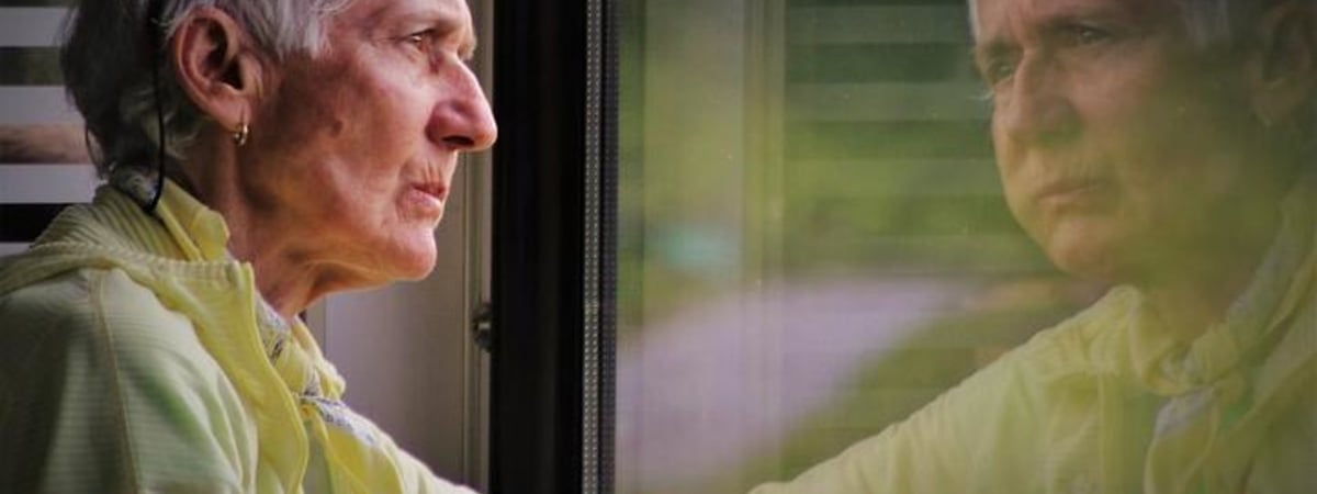 Пожилая женщина в Петербурге сыграла свою игру с телефонными мошенниками и помогла задержать двух курьеров из Беларуси