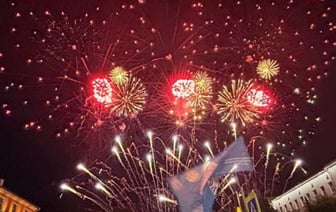 В Бресте ярким салютом завершается празднование Дня Независимости Беларуси