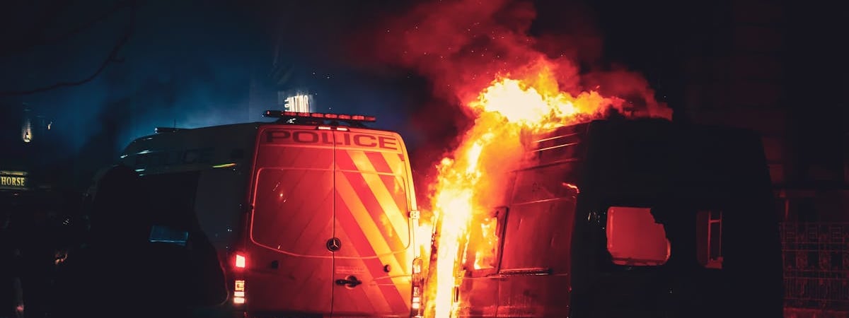 В Буда-Кошелево милиционерам пришлось открыть стрельбу у музыкальной школы. Что случилось? — Видео