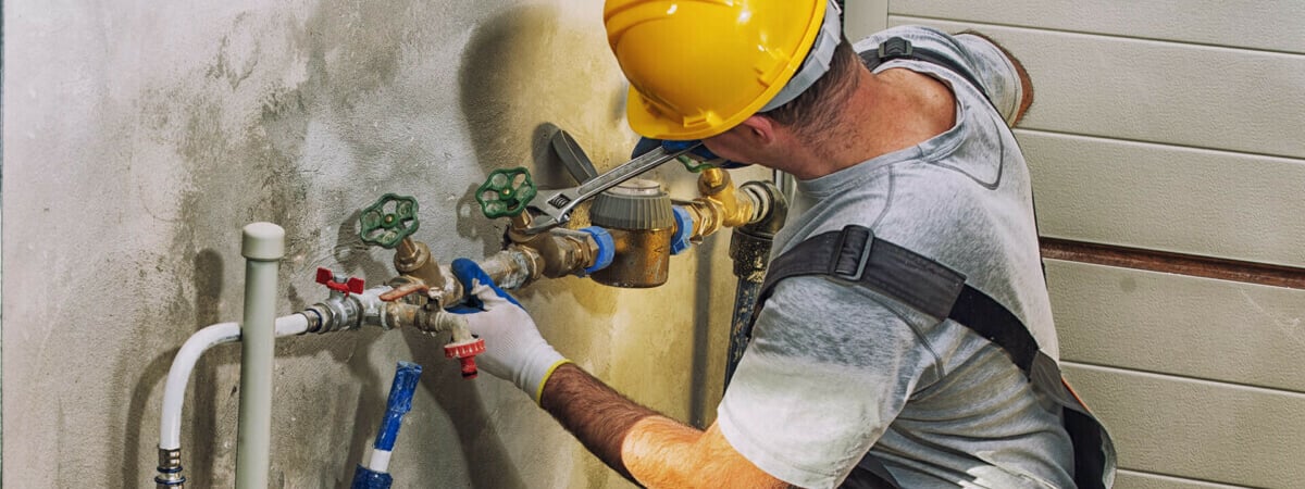 В Бресте сантехника отправили под суд за взятые у клиента наличные. И дело не в неуплате налогов