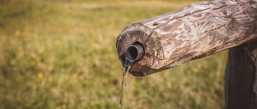 Проблемы с водоснабжением возникают у части жителей агрогородка Черневичи Глубокского района каждое лето